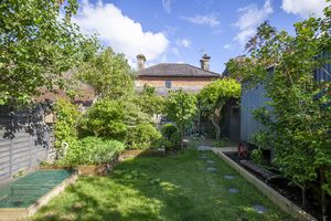 6CW_Rear Garden- click for photo gallery